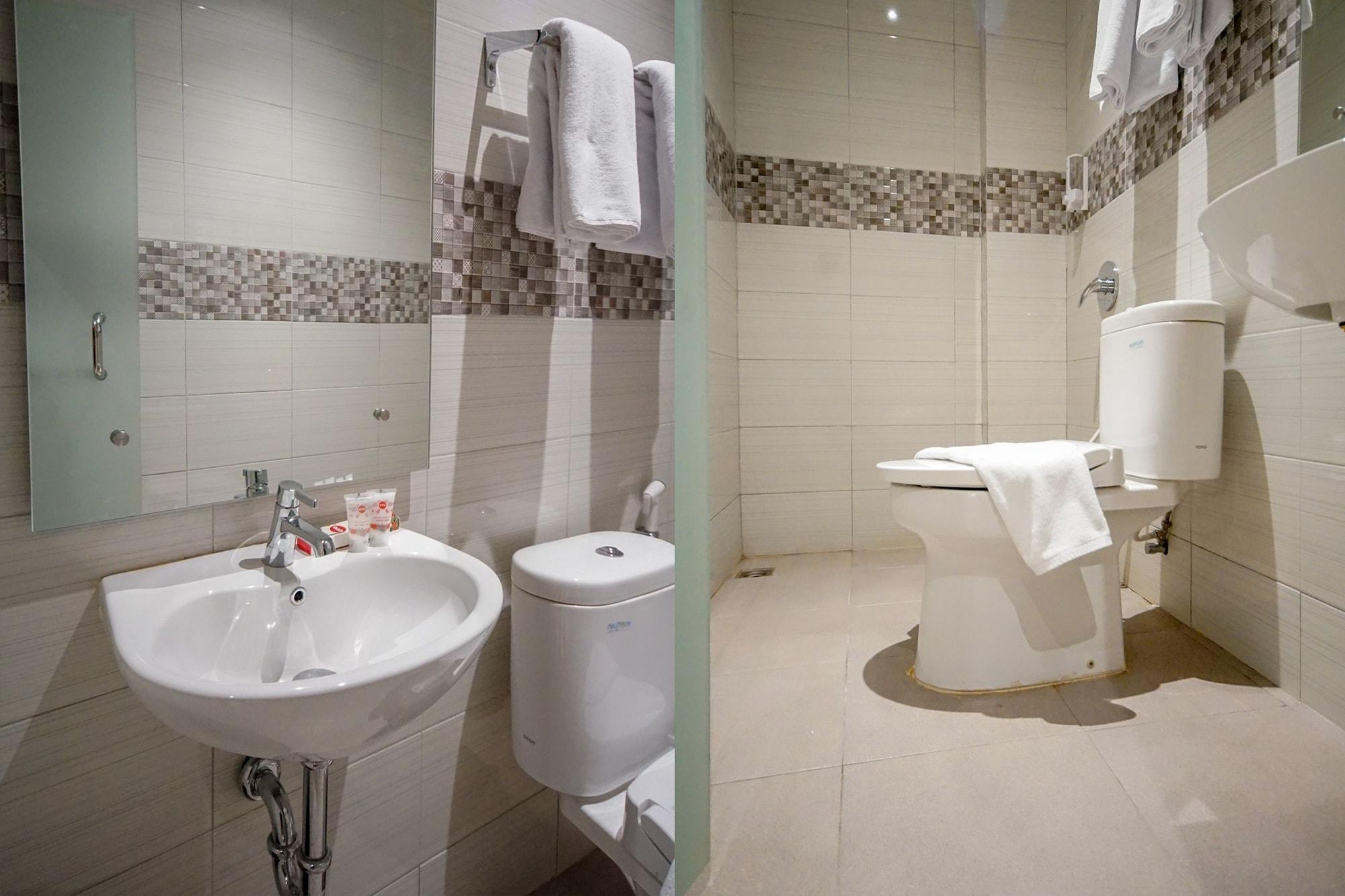 Oyo 344 Kr Hotel 巨港 外观 照片