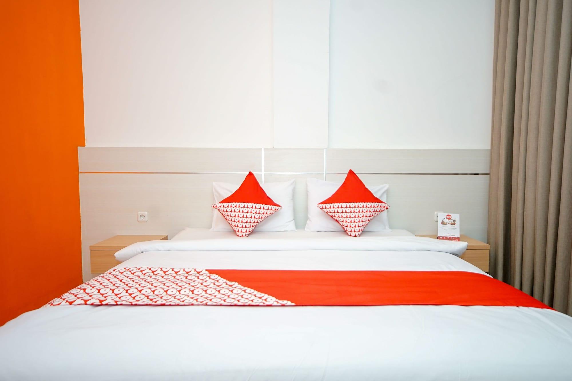 Oyo 344 Kr Hotel 巨港 外观 照片