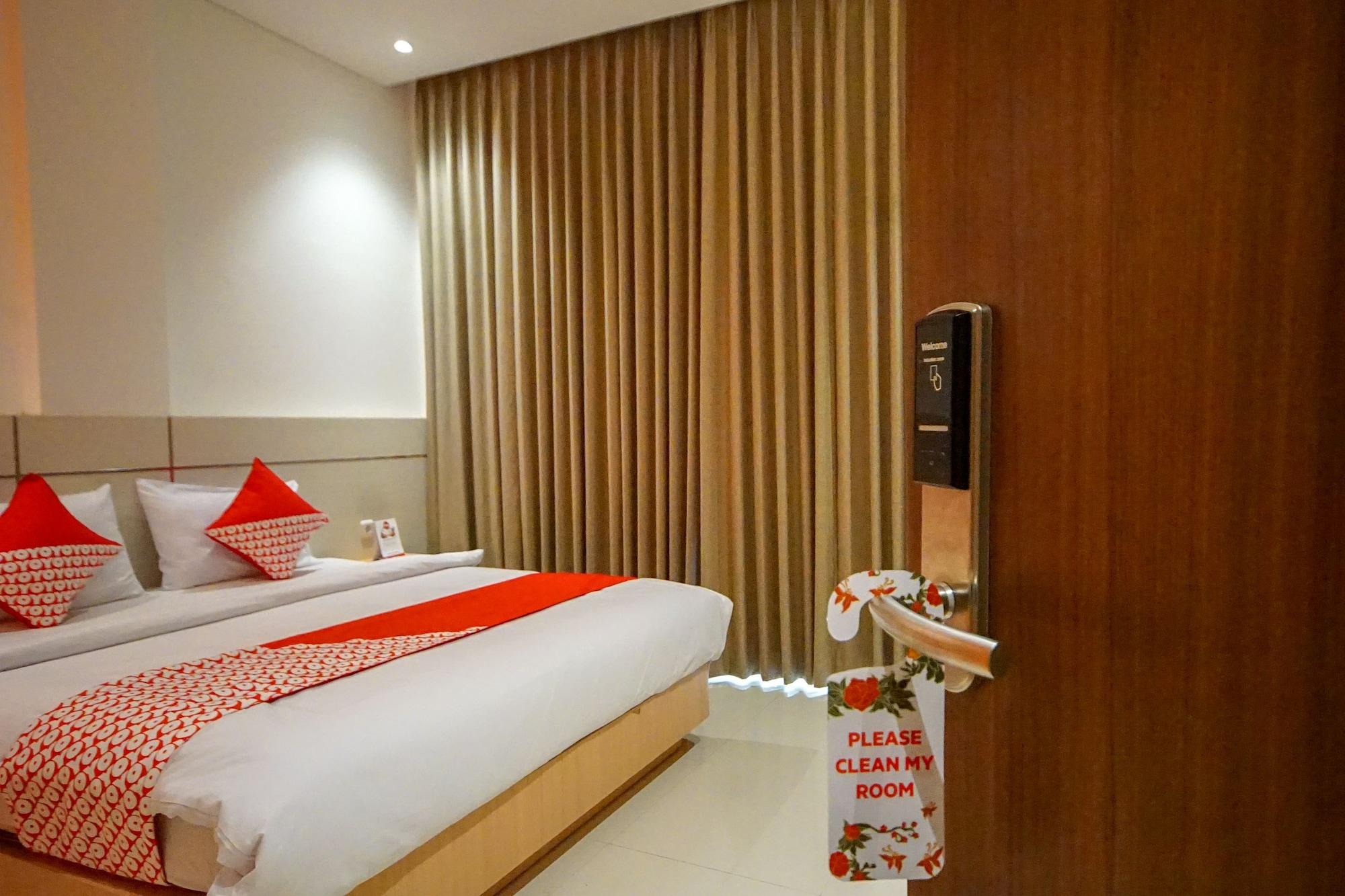 Oyo 344 Kr Hotel 巨港 外观 照片