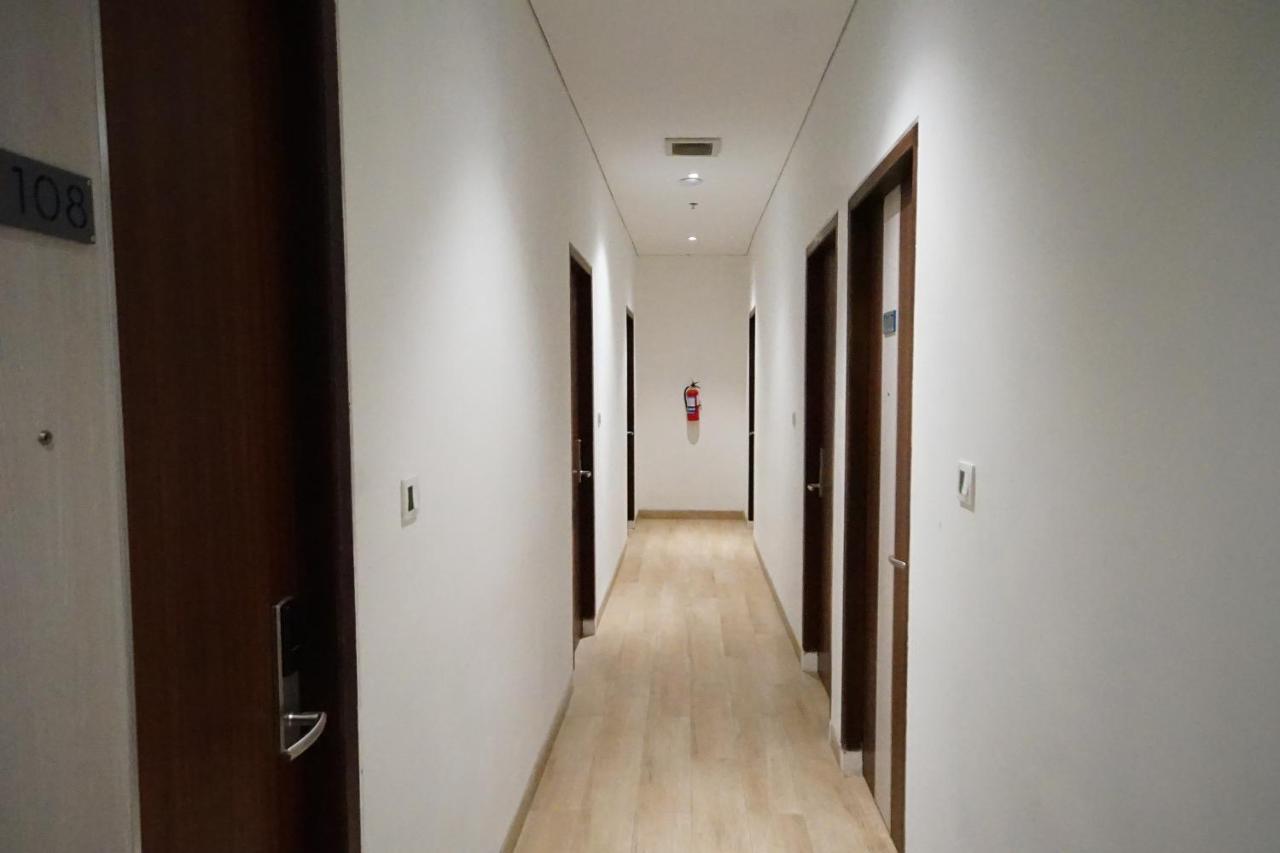 Oyo 344 Kr Hotel 巨港 外观 照片