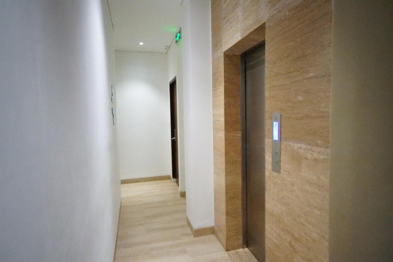 Oyo 344 Kr Hotel 巨港 外观 照片