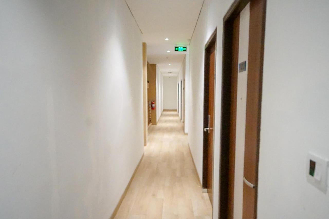 Oyo 344 Kr Hotel 巨港 外观 照片