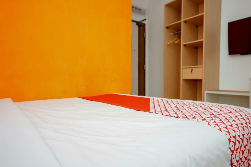 Oyo 344 Kr Hotel 巨港 外观 照片