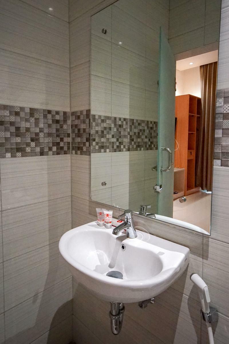 Oyo 344 Kr Hotel 巨港 外观 照片