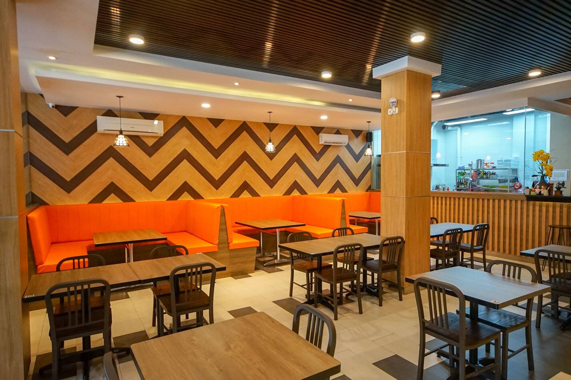Oyo 344 Kr Hotel 巨港 外观 照片